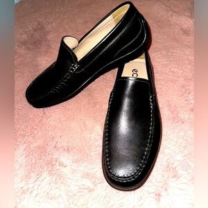 NWOT Ecco men’s black leather slip on loafers 40 6 office business casual